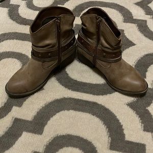 Western Cowgirl Ankle Boots, Size 7M